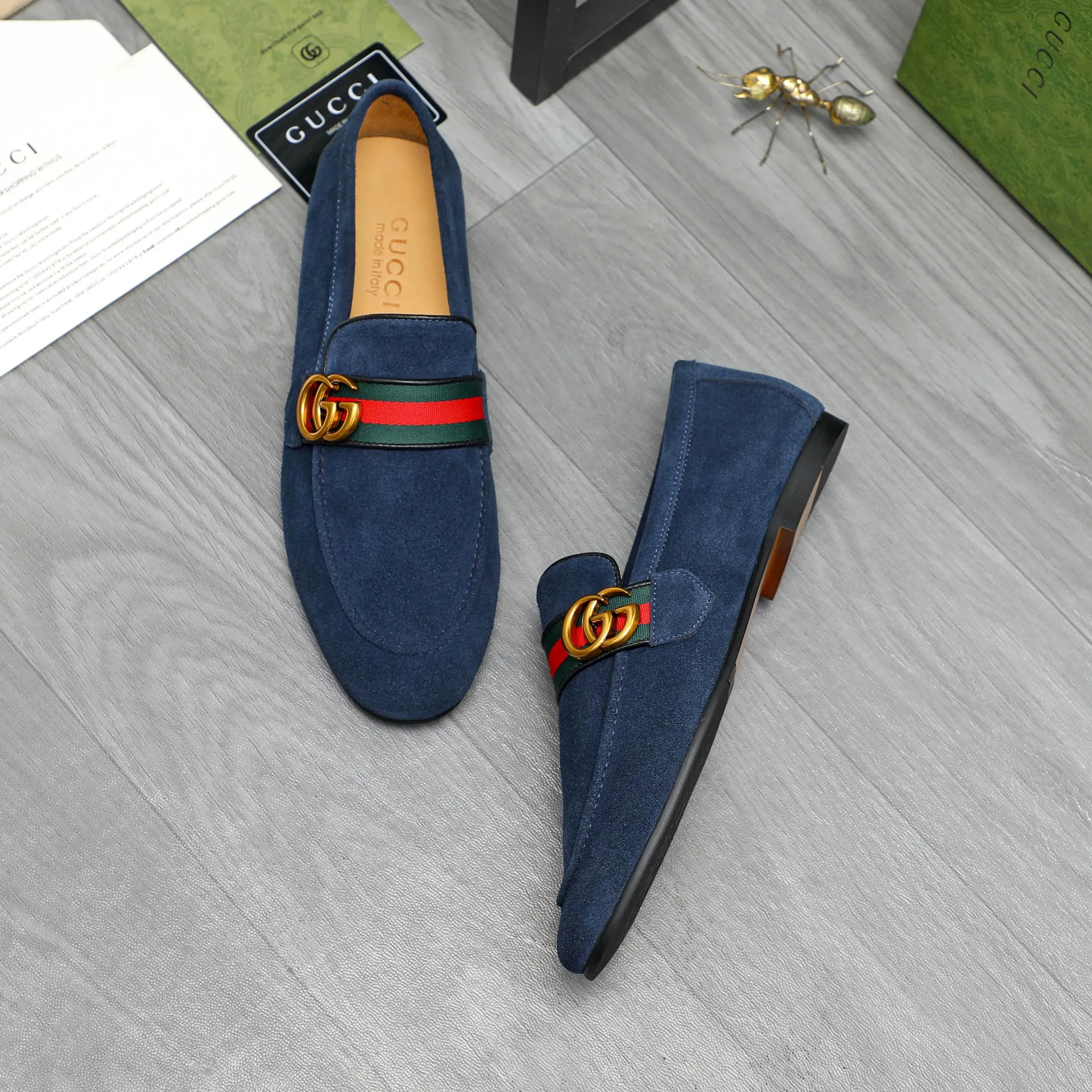 Men's shoes 💰p400 Product trademark: GUCCI "Gucci" business casual leather shoes Regular size: 38-46 (38.45.46 is custom-made and non-returnable) Product material: Selected suede cowhide with webbing upper, cowhide lining, original rubber outsole